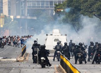 Ascendió a 23 el número de muertos en las protestas contra el fraude electoral de Nicolás Maduro en Venezuela