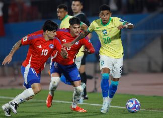 Chile cae sobre la hora con Brasil y agudiza su crisis