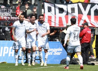 Colo-Colo derrota a Huachipato y queda a un punto de la cima