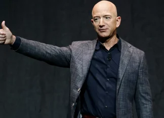 Jeff Bezos explica por qué The Washington Post no apoyará a ningún candidato en EEUU