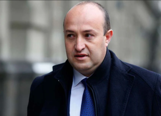 Exfiscal Guerra ofreció disculpas por ofensivos dichos sobre Matthei y Carter en chats con Hermosilla