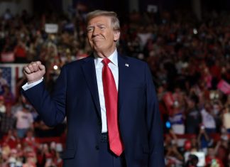 Donald Trump: «Ley presupuestaria aprobada por el Congreso impulsará a Estados Unidos como un cohete espacial”