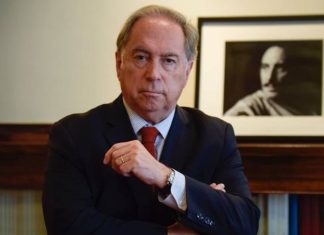 Las presiones de la oposición para que el embajador de Chile en EEUU sea removido