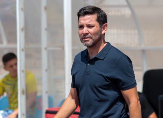 Fracisco Arrué primer entrenador despedido en el 2025: lo echaron de Ñublense