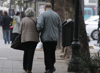Uno de cada cinco chilenos tiene más de 60 años: país entra en etapa de envejecimiento avanzado