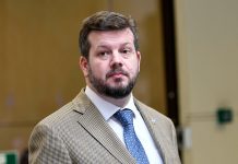 Discurso polémico de Kaiser: rompe tratados, amenaza a Bolivia y critica a Bachelet