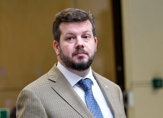 Discurso polémico de Kaiser: rompe tratados, amenaza a Bolivia y critica a Bachelet