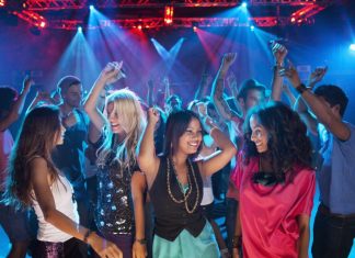 “Se está carreteando menos días y menos horas”: el declive de la entretención nocturna en Chile