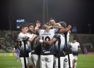 Con el holandés Memphis Depay en Caracas, Corinthians iguala por Copa Libertadores