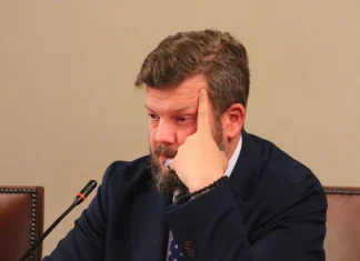 “Ley pareja no es dura”: la idea de Kaiser para hacer frente a proyecto que busca prohibir uso de nombre de Pinochet