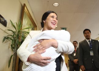 Caso Cariola: 60% aprueba allanamiento con orden judicial y 65% rechaza que haya estado en la testera con su hijo