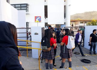 El verdadero motivo por el que un apoderado entró a colegio de Renca a amenazar de muerte a alumnos