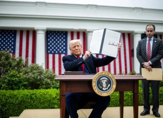 Trump admitió que la guerra comercial “no será fácil” y llamó a “resistir” al pueblo norteamericano