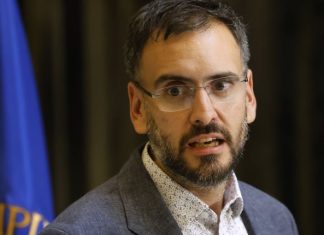 Vuelta de carnero en el PS: Tomás de Rementería llegará al Senado en reemplazo de Isabel Allende