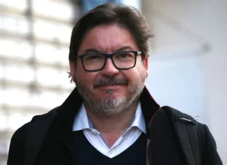 Exministro del PC Marcos Barraza aparece en listado de Contraloría por uso irregular de licencia médica