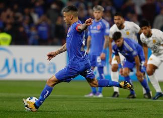 Charles Aránguiz: «Me encantaría quedarme en Universidad de chile, pero…»