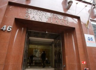 Detienen a seis personas por millonario fraude en el Gobierno Regional de Santiago durante gestión de Felipe Guevara