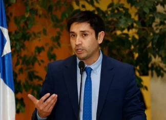 CDE presenta querella contra diputado Miguel Ángel Calisto por presunto fraude al fisco