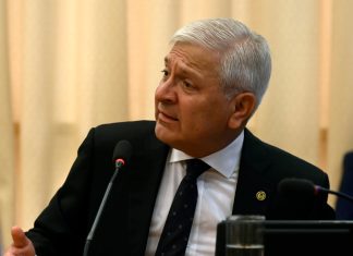 Ricardo Yáñez defiende rol de Carabineros en estallido y lanza críticas al Gobierno