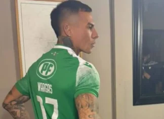 Eduardo Vargas encendió las redes sociales con su firma por Audax Italiano