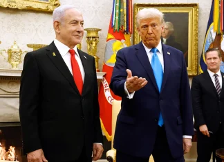 Trump y Netanyahu están por el fin de la guerra; alto clérigo iraní está por ejecutarlos a ambos