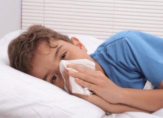 Expertos advierten alza de virus respiratorios tras regreso a clases y llaman a reforzar vacunación