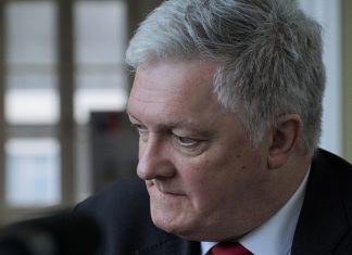 Comenzaron los descuelgues: Senador RN Alejandro Kusanovic anuncia su apoyo a José Antonio Kast en carrera presidencial