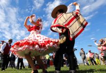 ¿Sol o lluvia para el 18? Meteorólogo entrega primeras proyecciones para Santiago