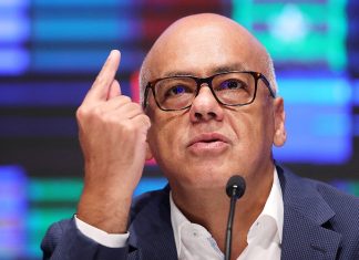 “Entra, pero no sale”: régimen de Maduro lanza amenaza a extranjeros