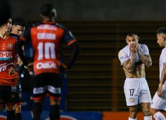 Audax Italiano sufrió una goleada ante Deportes Limache y se aleja del título