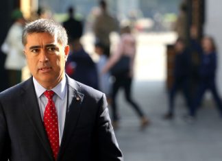 Alcalde de Santiago anuncia querellas “con nombres y apellidos” tras violencia en el INBA