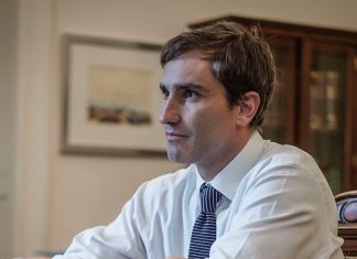 Giro en Hacienda desata críticas de Sebastián Piñera Morel: “Grau representa al FA y al comunismo”