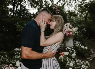 ¡Taylor Swift y Travis Kelce se comprometen! La pareja anuncia su boda con romántica foto