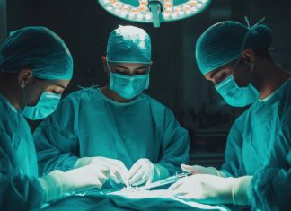 A punto de ser declarada muerta: mujer despierta y frena cirugía de extracción de órganos