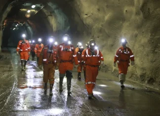 La corta y desgarradora historia de los mineros fallecidos en derrumbe de la Mina El Teniente: ninguno de ellos tenía más de 34 años