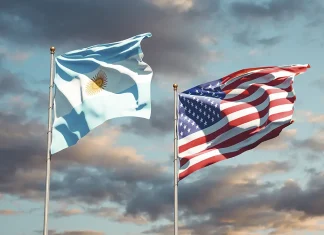 Fuerte respaldo de EE.UU. a Milei impulsa mercados: cae el riesgo país y suben acciones argentina