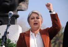 Jeanette Jara ofreció «congelar» militancia en el PC: ¿alguien le cree?