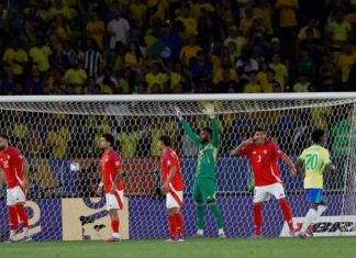 Nos reímos de nosotros mismos: los memes por la derrota de La Roja ante Brasil
