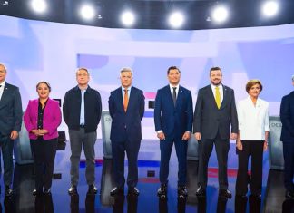 Si tiene tiempo para aburrirse, reviva lo que para muchos fue calificado como «uno de los debates más fomes de todos los tiempos» (Video)