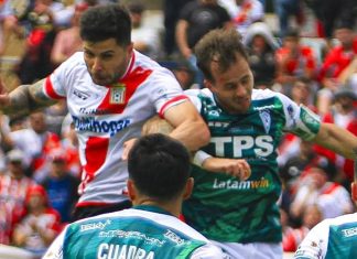 Curicó Unido derrota a Santiago Wanderers y respira en la B