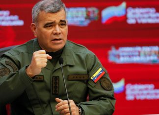 Dictadura chavista denuncia presencia de aviones de combate de EEUU cerca de sus costas