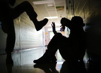 Denuncias por convivencia escolar aumentan 21% en 2025: discriminación y maltrato concentran reclamos