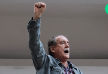 El profe Artés no se queda en palabras: todas estas veces ha apoyado tomas violentas y revuelstas esudiantiles con molotvo incluídas