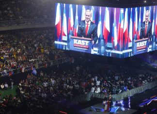 Exautoridades de Piñera y alcaldes de Chile Vamos se sumaron al masivo cierre de campaña de Kast en el Movistar Arena
