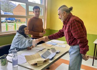 Los momentos de las elecciones que sacaron más de alguna sonrisa (Fotos y videos)