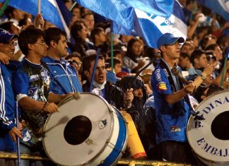 El Vacío que Llena la Barra: Factores Psicosociales que Empujan a los Jóvenes hacia la Violencia