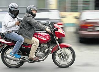 Carabineros reporta alza de asaltos de motochorros y detalla horarios y comunas más afectadas