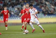 Chile le ganó 2-0 a Rusia, cortándole un invicto de 23 partidos sin derrotas (Videos de los goles de Tapia y Brereton)
