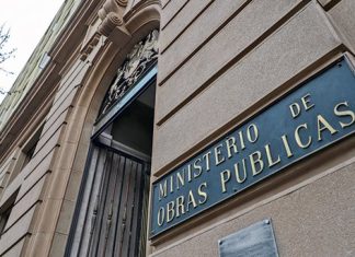 PDI allana oficinas del MOP en investigación por corrupción y Fiscalía abre causa penal