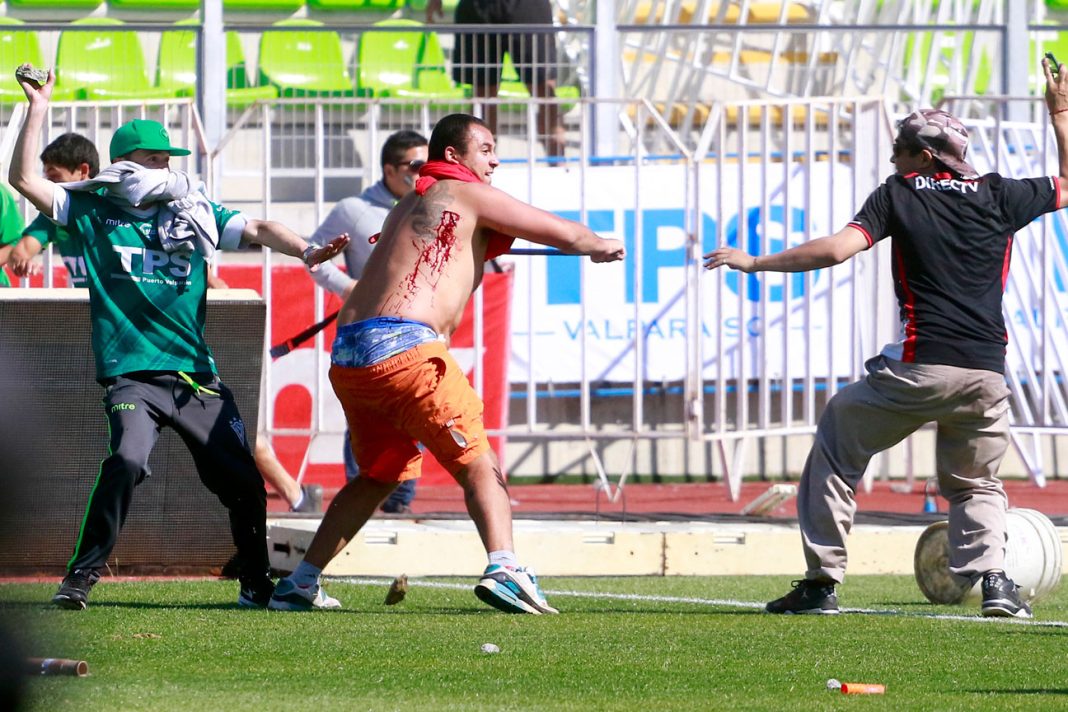 Panzer wanderers Violencia_Chile_Barras_1296X864